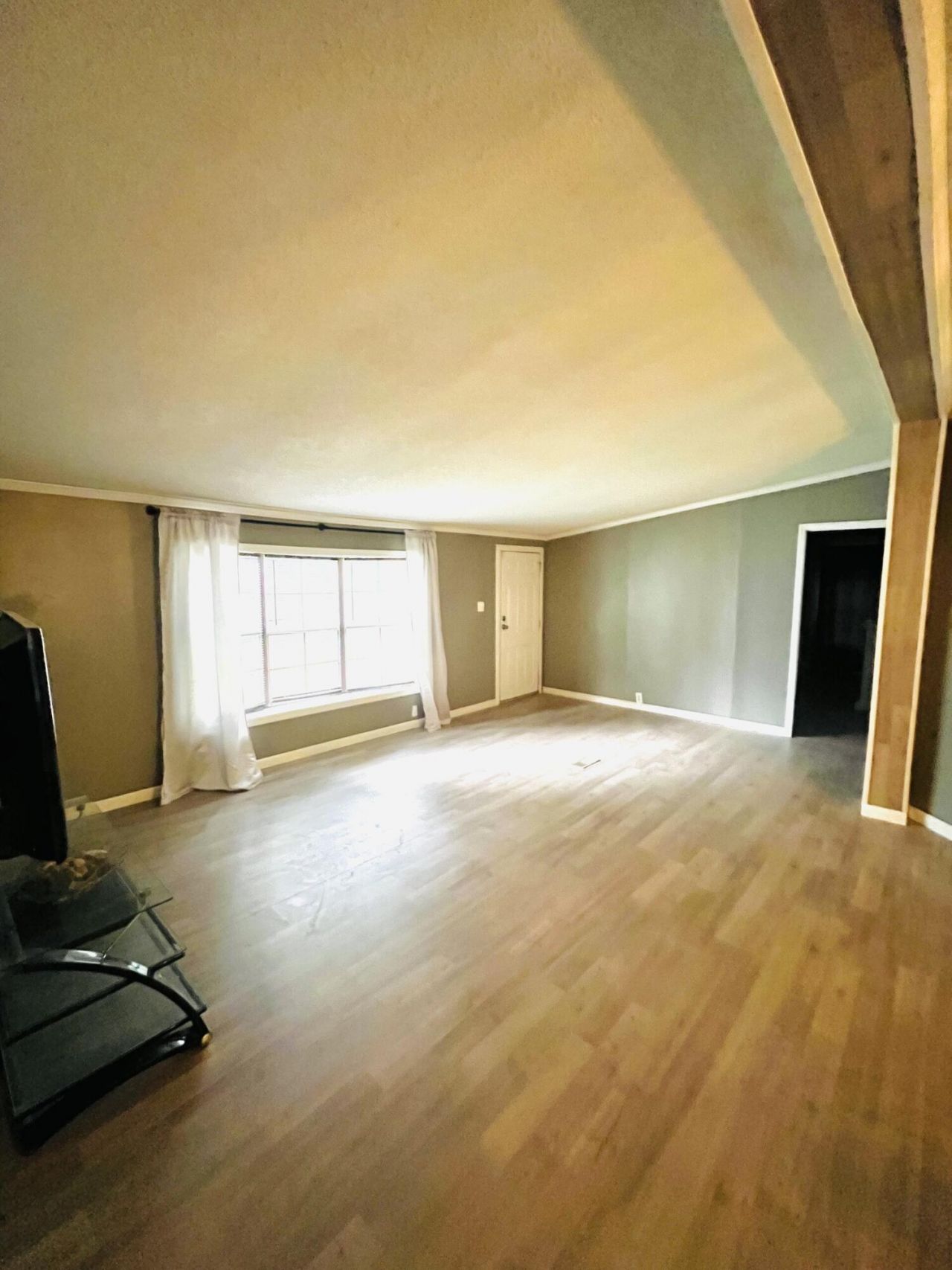 734 Henry Street Photo 8