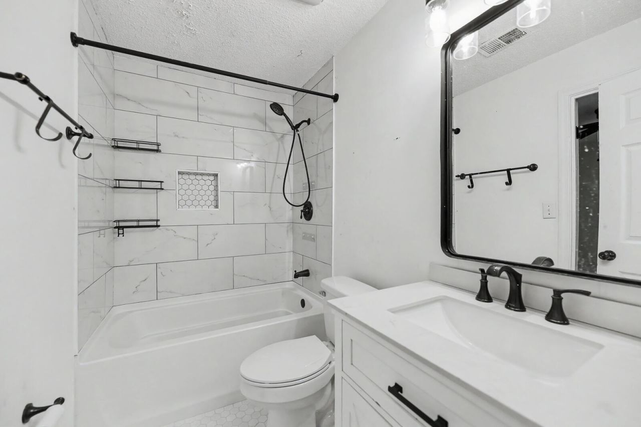 525 E Richardson Avenue Photo 14
