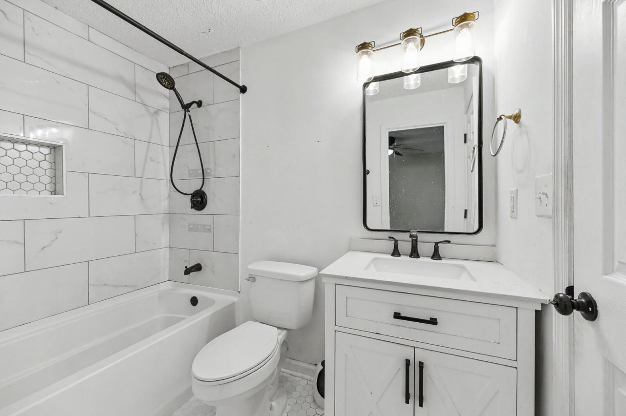 525 E Richardson Avenue Photo 15