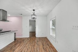 525 E Richardson Avenue photo 4
