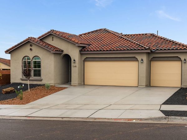7245 Loire Drive NE, Rio Rancho, NM 87144