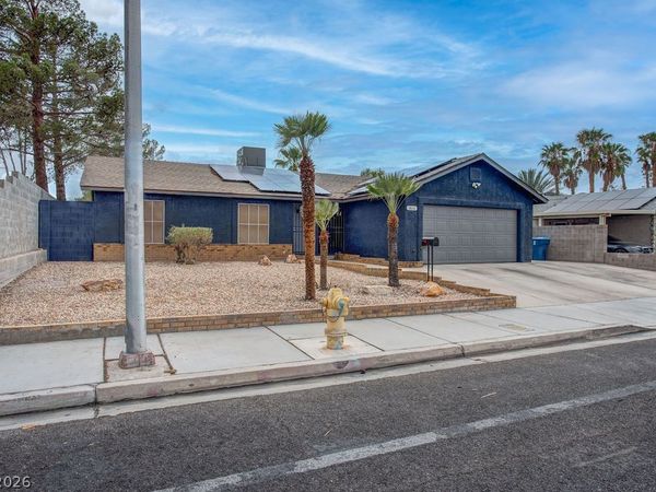 1800 N Torrey Pines Drive, Las Vegas, NV 89108