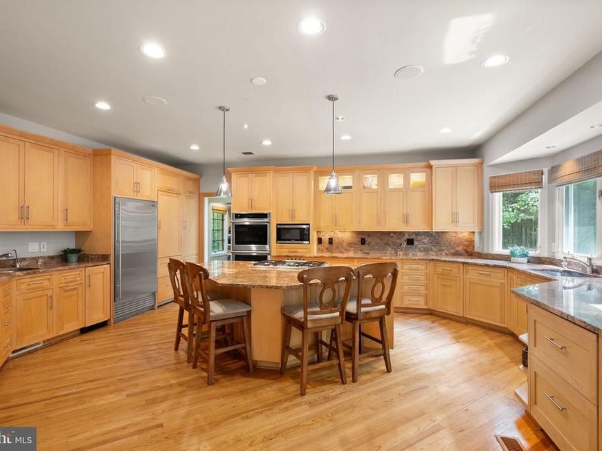 7016 Winterberry Lane, Bethesda, MD 20817 Main Photo