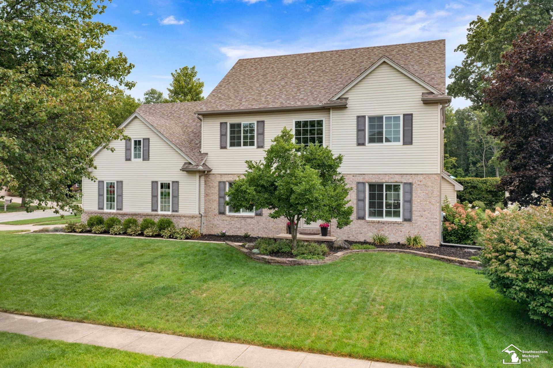 8360 Doulton Court, Lambertville, MI 48144 Main Photo