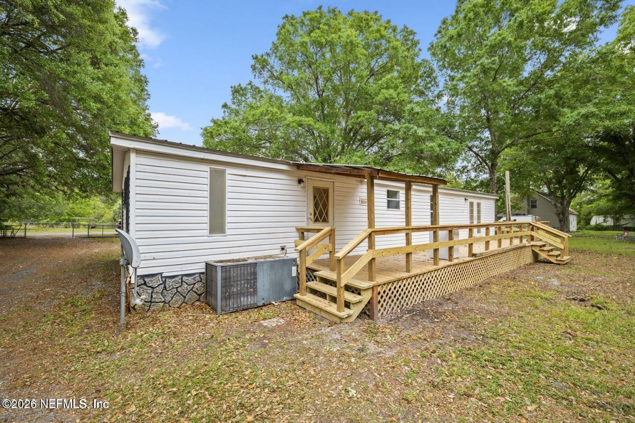4318 Deerfield Circle W, Macclenny, FL 32063 Photo