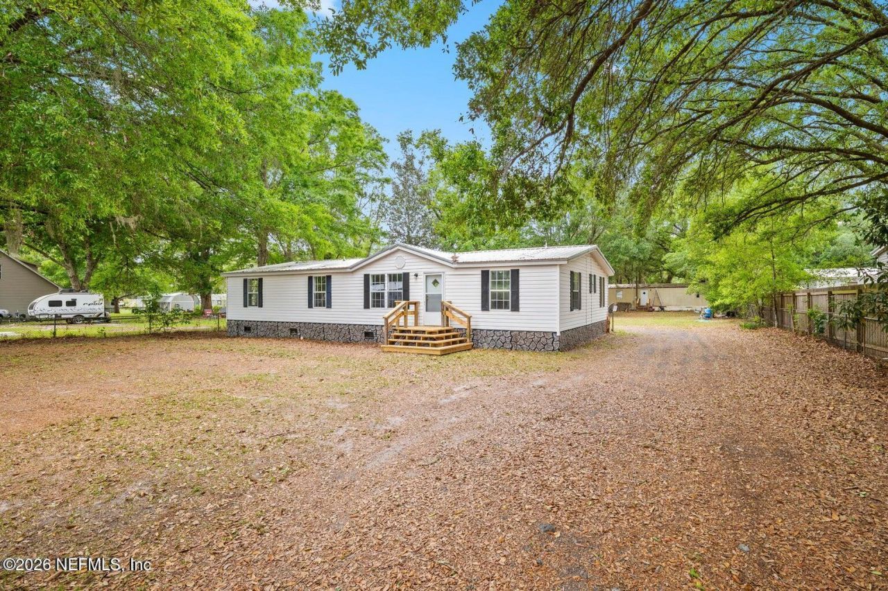 4318 Deerfield Circle W, Macclenny, FL 32063 Photo