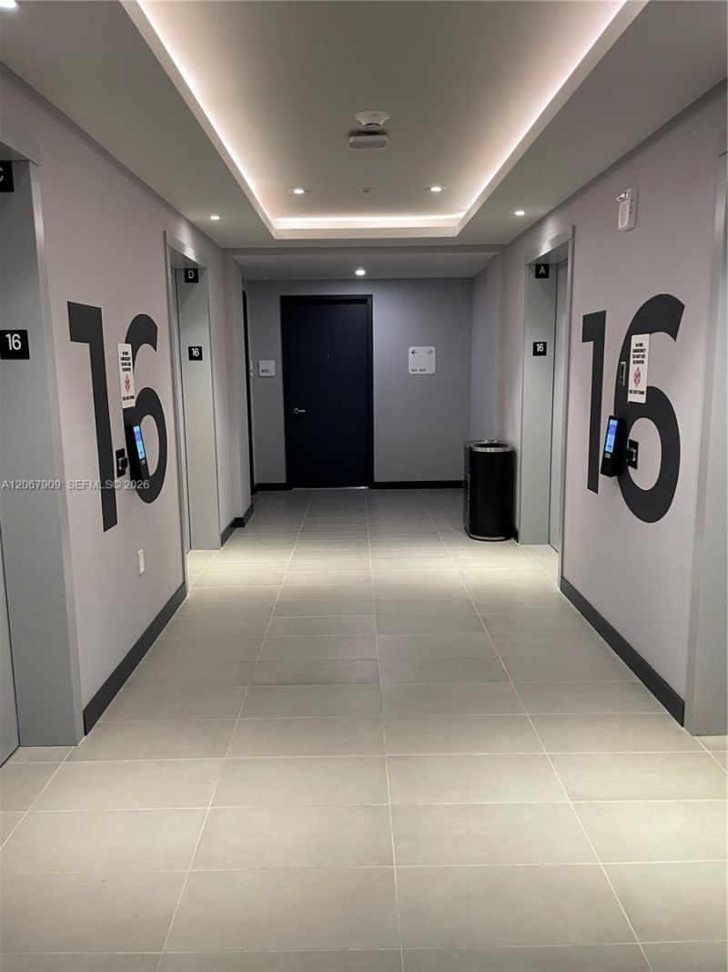 227 NE 2nd St , Unit 1606, Miami, FL 33132 Photo