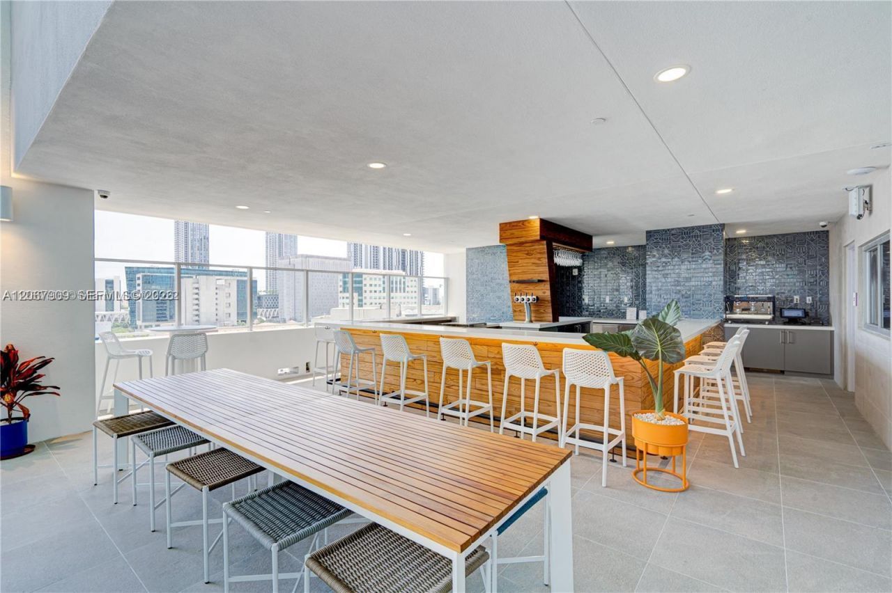 227 NE 2nd St , Unit 1606, Miami, FL 33132 Photo
