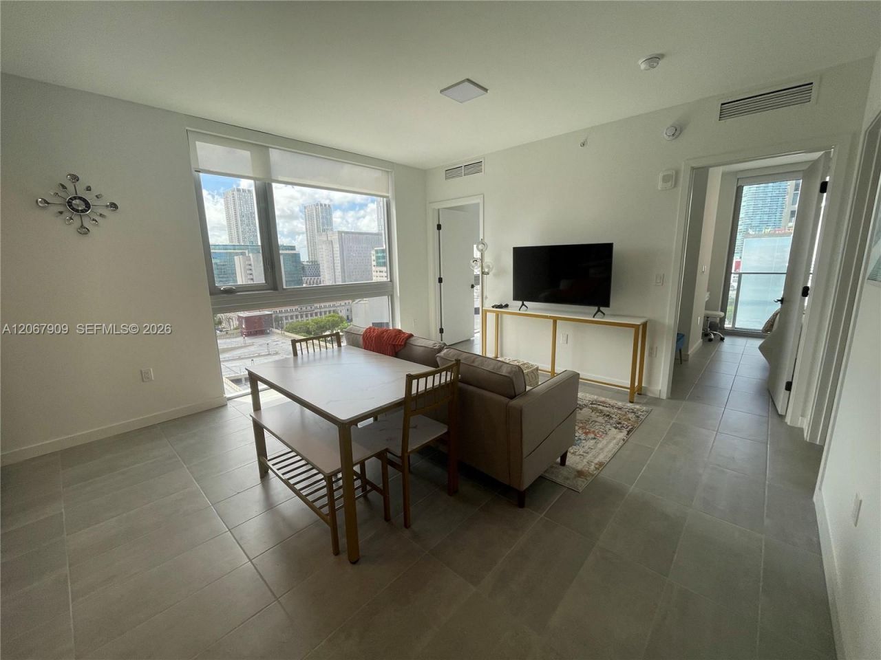 227 NE 2nd St , Unit 1606, Miami, FL 33132 Photo