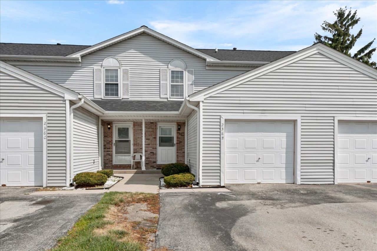 238 N Walnut Street, Unit B, Bensenville, IL 60106 Main Photo
