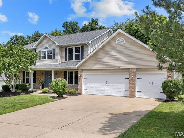 742 Blairbeth Drive , Weldon Spring, MO 63304