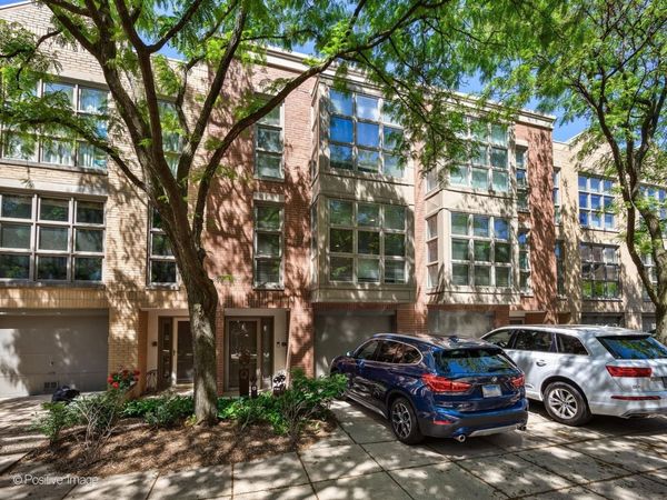 2365 N Wayne Avenue , Chicago, IL 60614