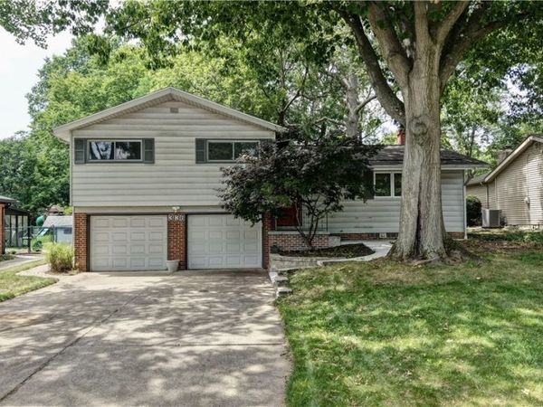 3136 Englewood Drive , Stow, OH 44224