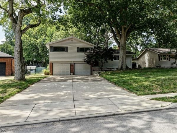 3136 Englewood Drive, Silver Lake, OH 44224