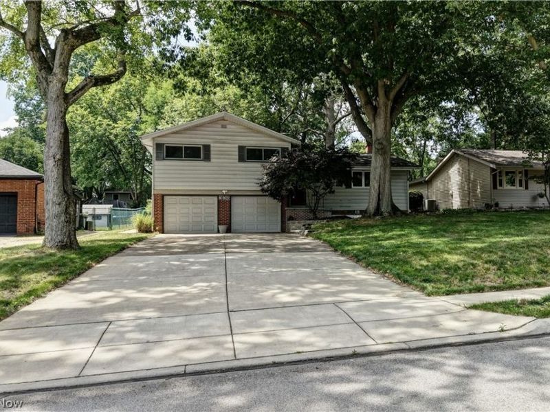 3136 Englewood Drive, Stow, OH 44224 Photo 2
