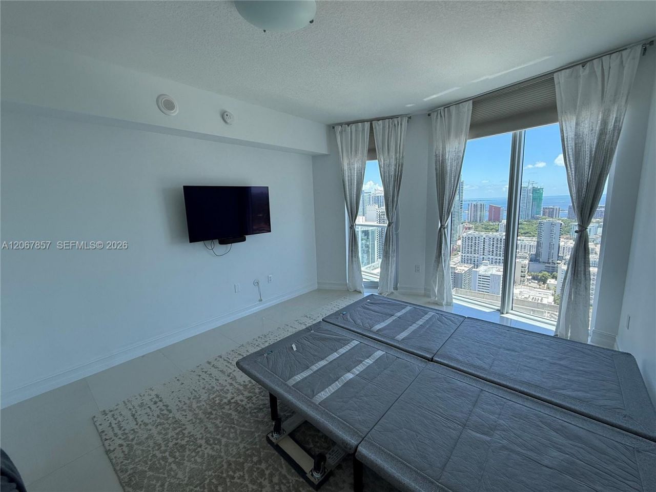 185 SW 7th St, Unit 4010, Miami, FL 33130 Photo