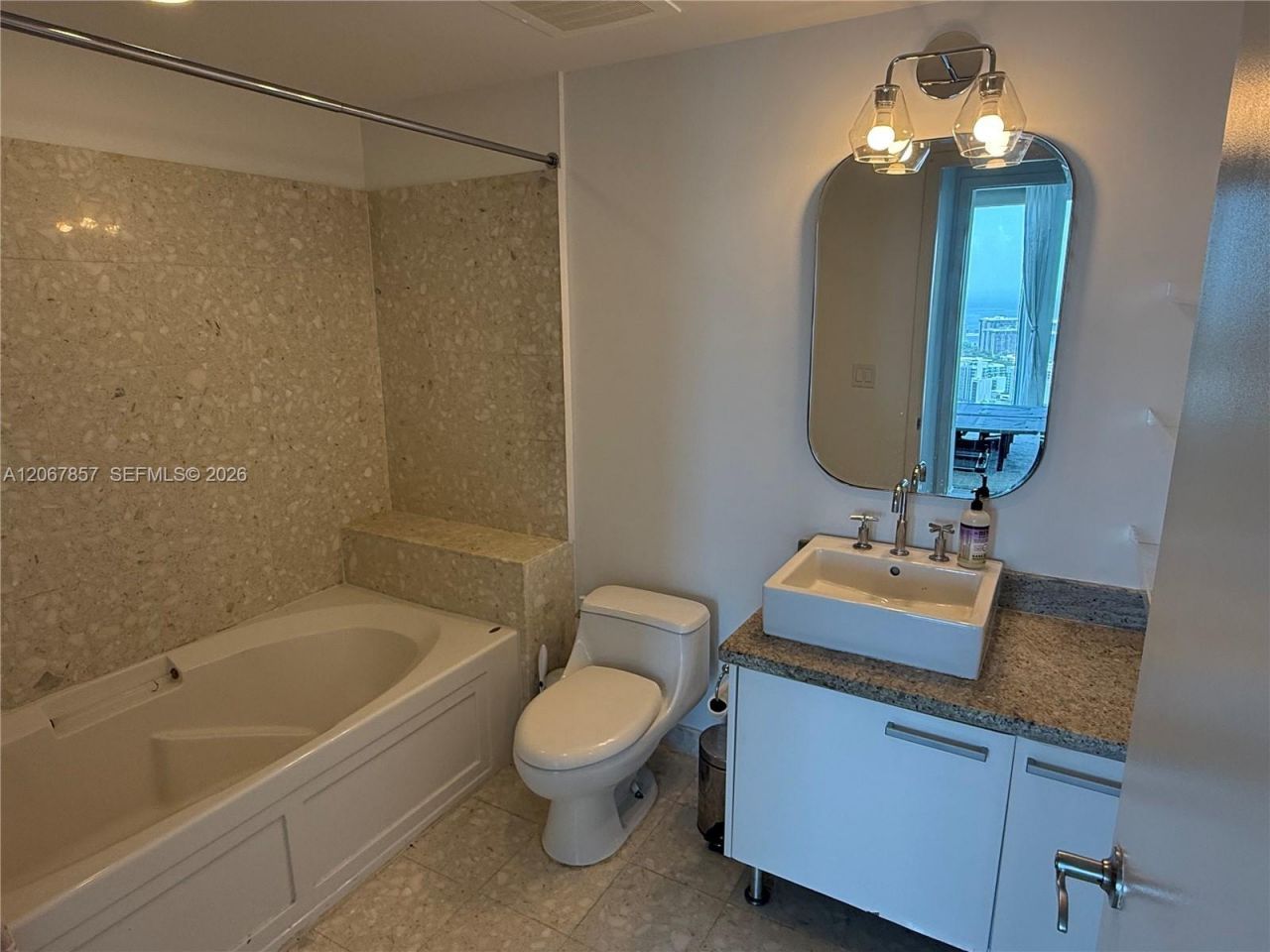 185 SW 7th St, Unit 4010, Miami, FL 33130 Photo