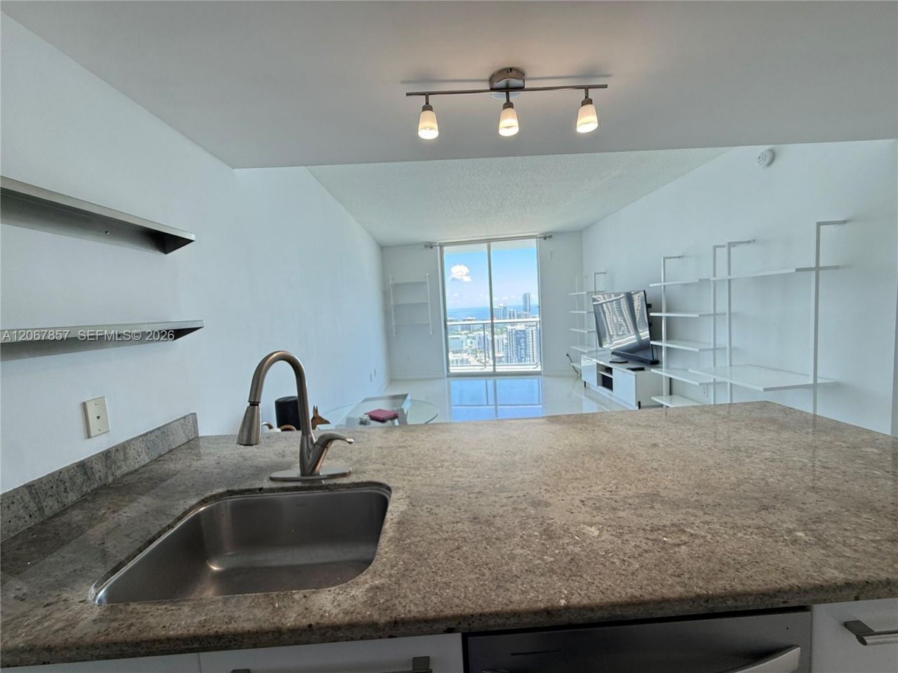 185 SW 7th St, Unit 4010, Miami, FL 33130 Photo
