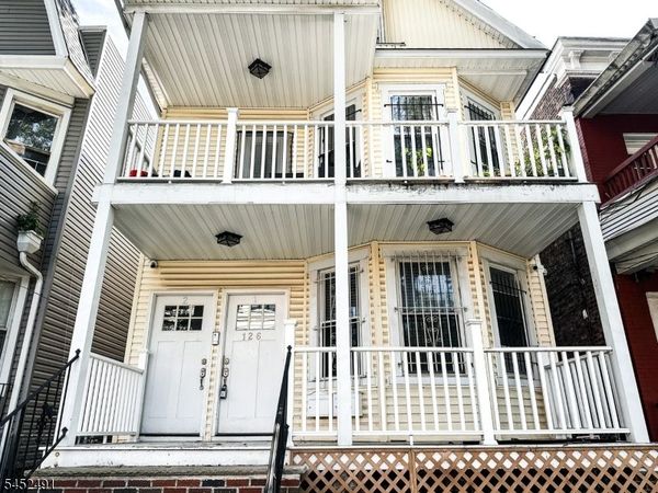 126 Wade St, Jersey, NJ 07305