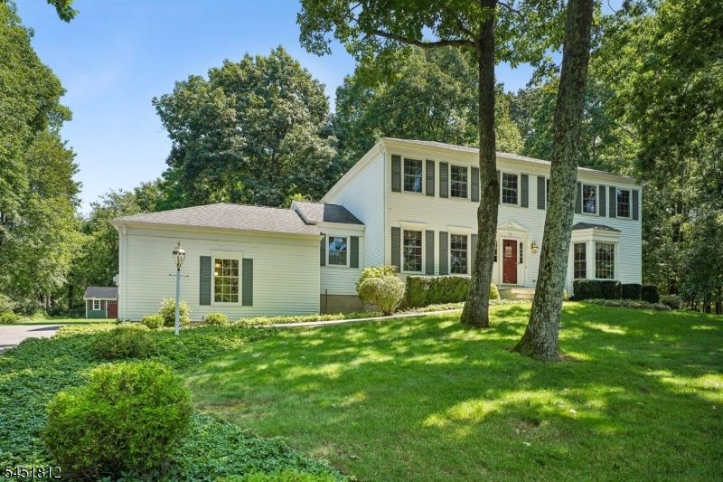 12 Eagle Nest Ln, Washington, NJ 07853 Main Photo