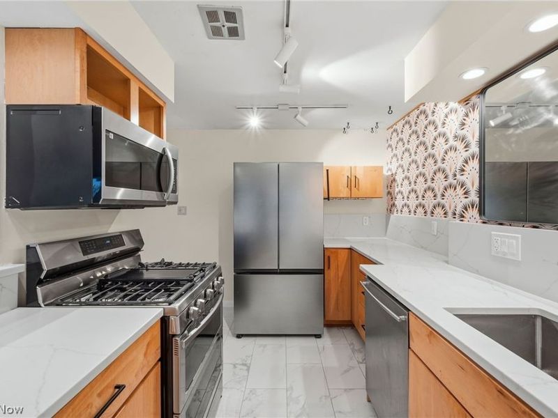12900 Lake Avenue, Unit 811, Lakewood, OH 44107 Photo 6