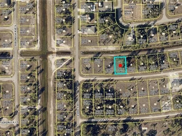 743 Bobolink AVE , LEHIGH ACRES, FL 33974