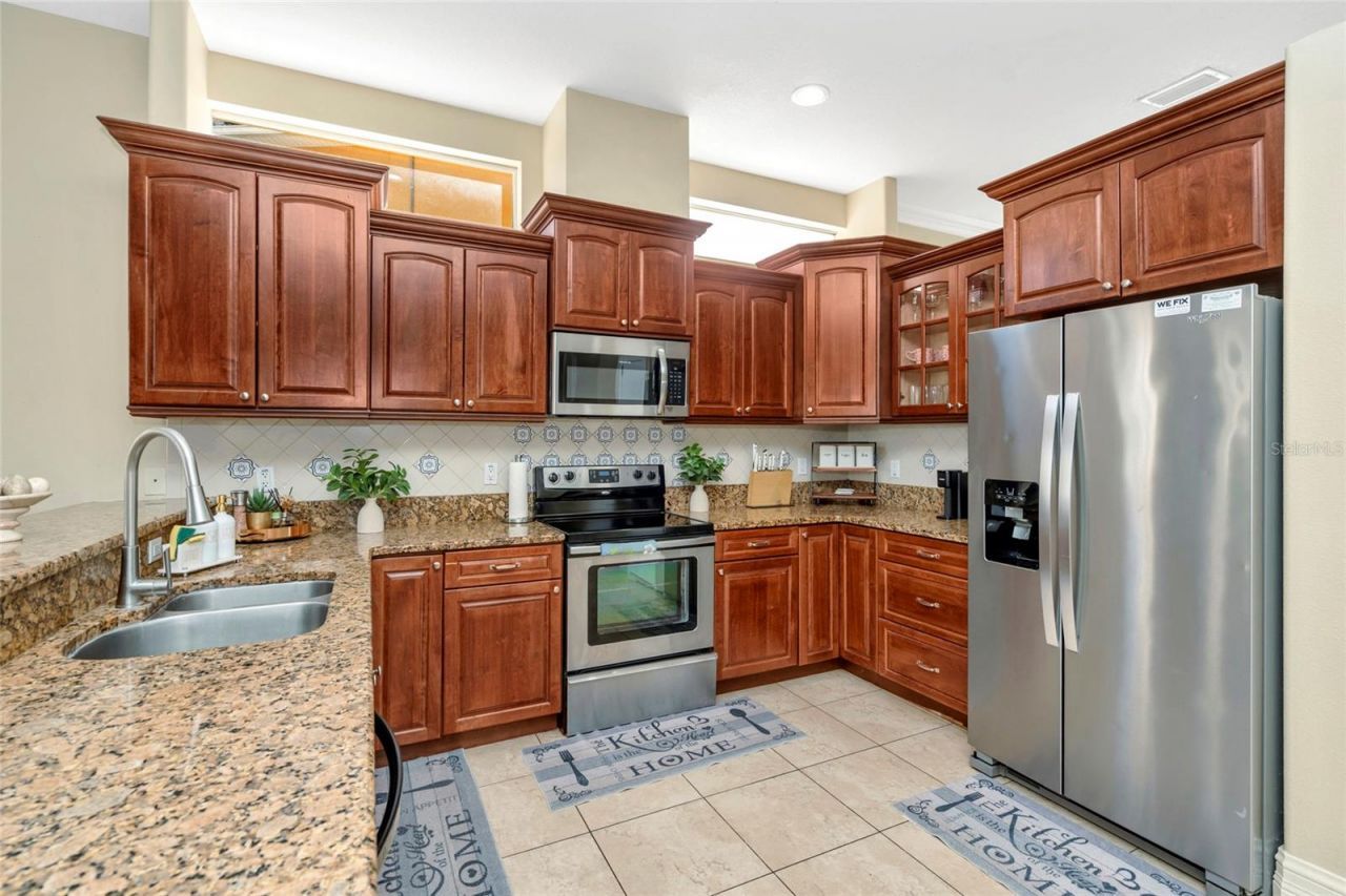 10806 Perez Drive, Tampa, FL 33618 Photo