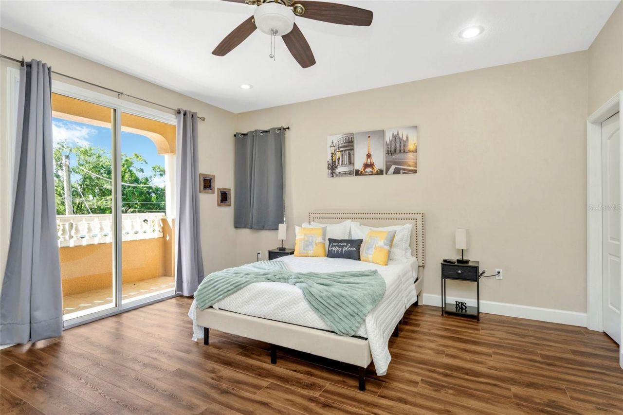 10806 Perez Drive, Tampa, FL 33618 Photo