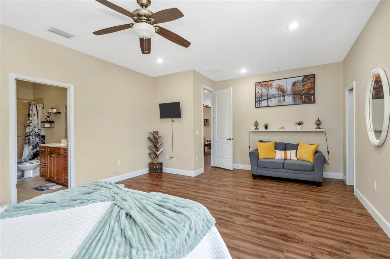 10806 Perez Drive, Tampa, FL 33618 Photo