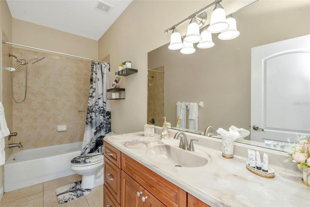 10806 Perez Drive, Tampa, FL 33618 Photo