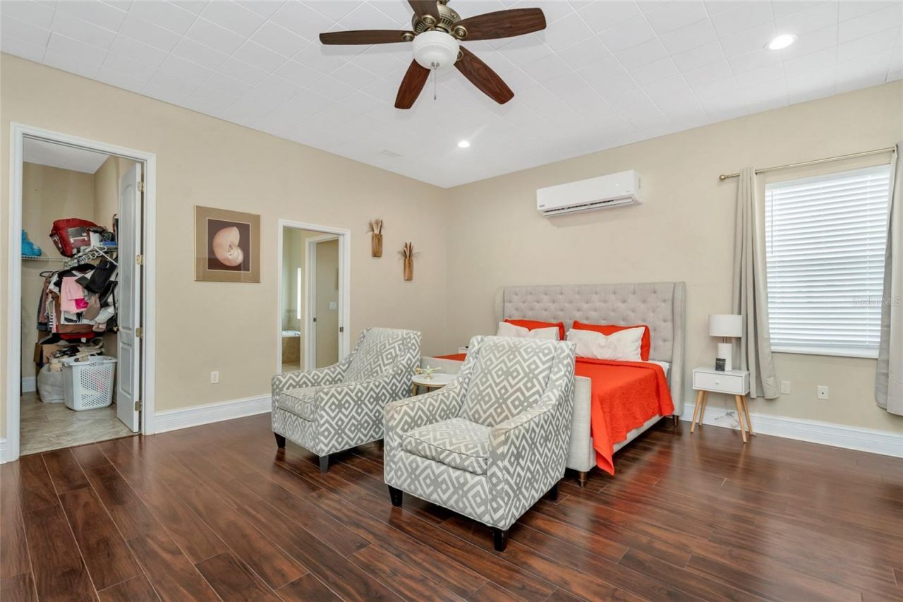 10806 Perez Drive, Tampa, FL 33618 Photo