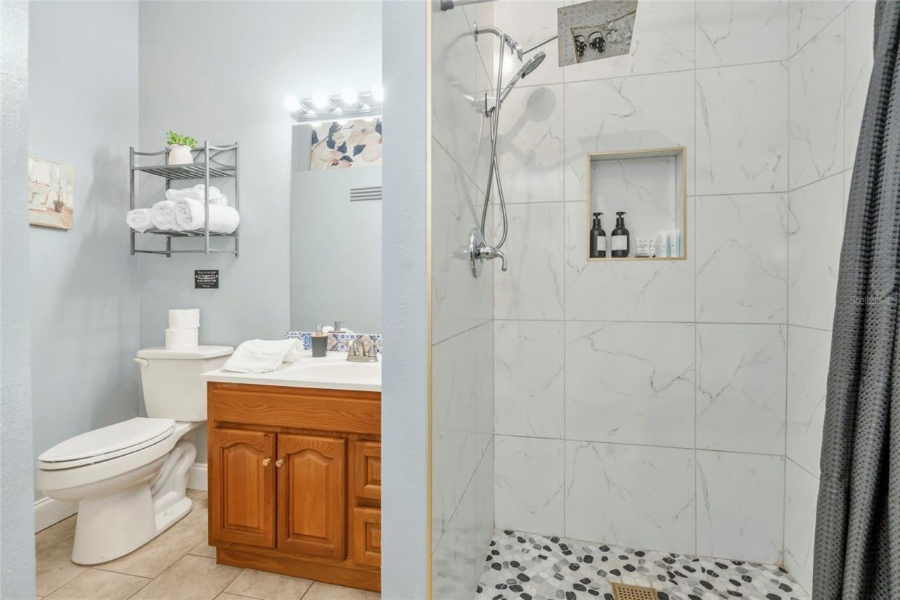 10806 Perez Drive, Tampa, FL 33618 Photo