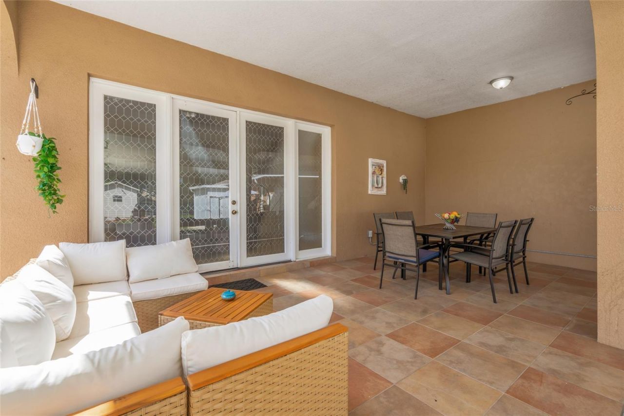 10806 Perez Drive, Tampa, FL 33618 Photo