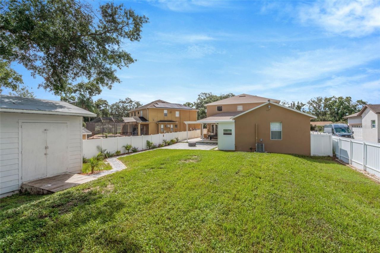 10806 Perez Drive, Tampa, FL 33618 Photo