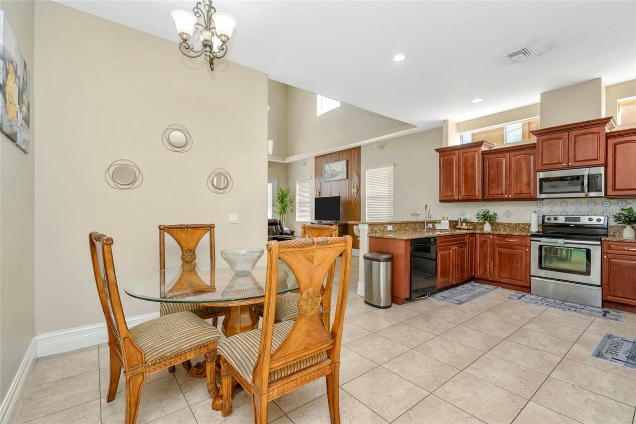 10806 Perez Drive, Tampa, FL 33618 Photo