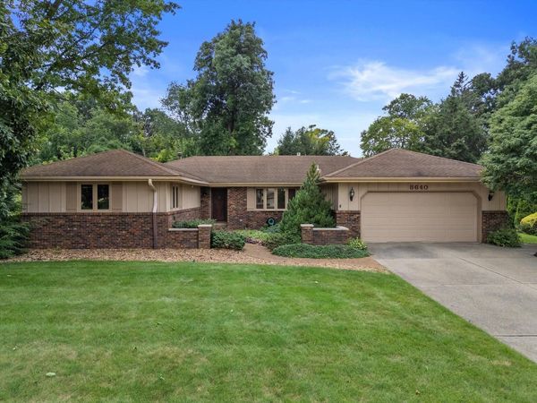8640 111th AVENUE, Pleasant Prairie, WI 53158