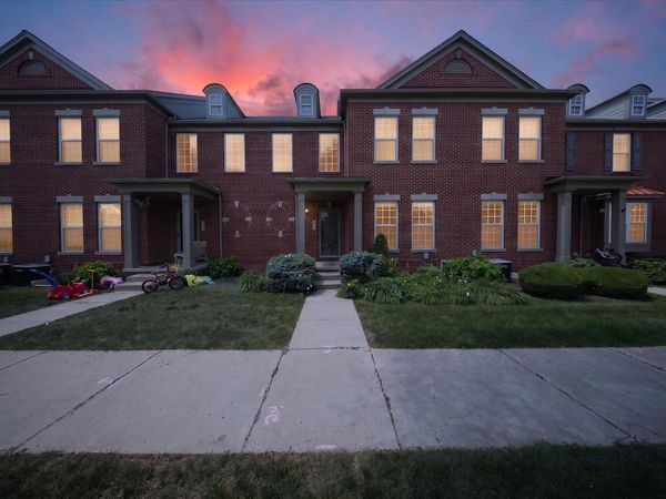 49816 Potomac Road, Unit 81, Canton, MI 48188