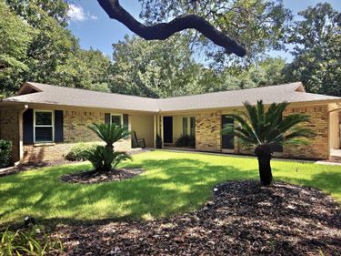 1559 Oak Shore Drive, Gulf Breeze, FL 32563
