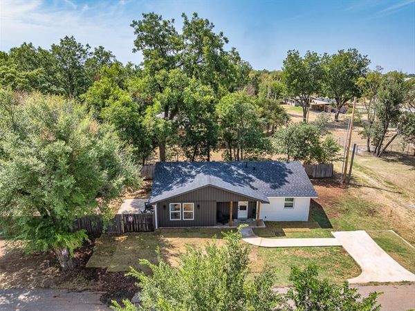 1117 Vermont Avenue, Chickasha, OK 73018