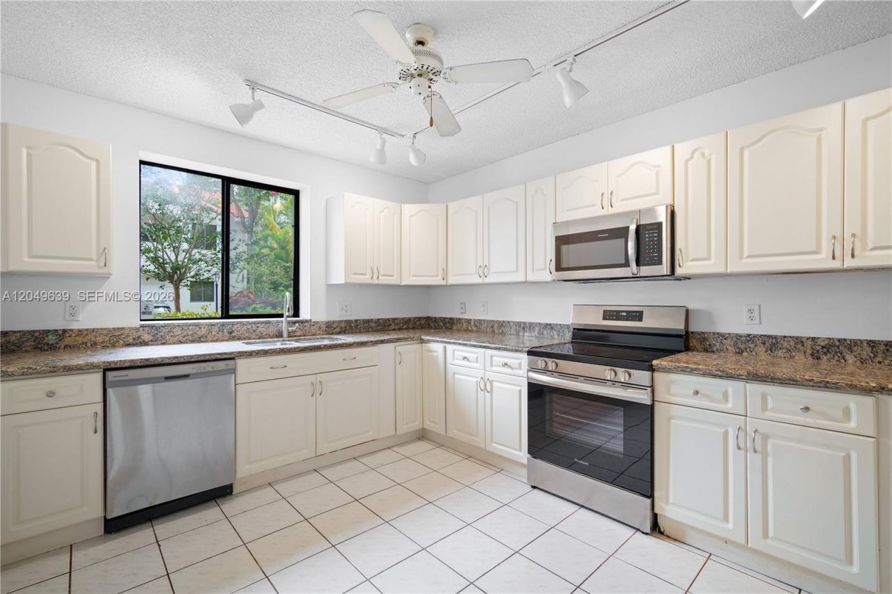 21378 Marina Cove Cir , Unit 11-B, Aventura, FL 33180 Photo