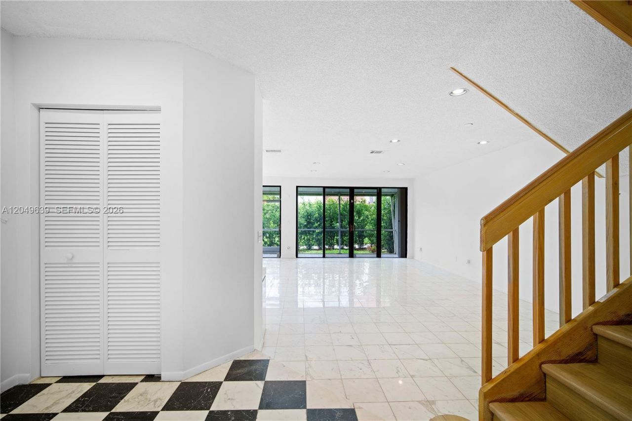 21378 Marina Cove Cir , Unit 11-B, Aventura, FL 33180 Photo
