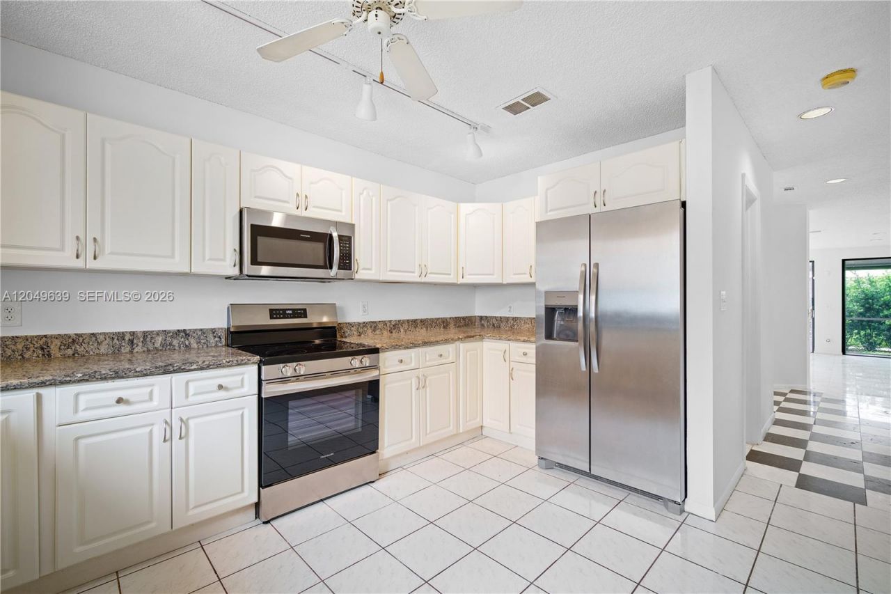 21378 Marina Cove Cir , Unit 11-B, Aventura, FL 33180 Photo