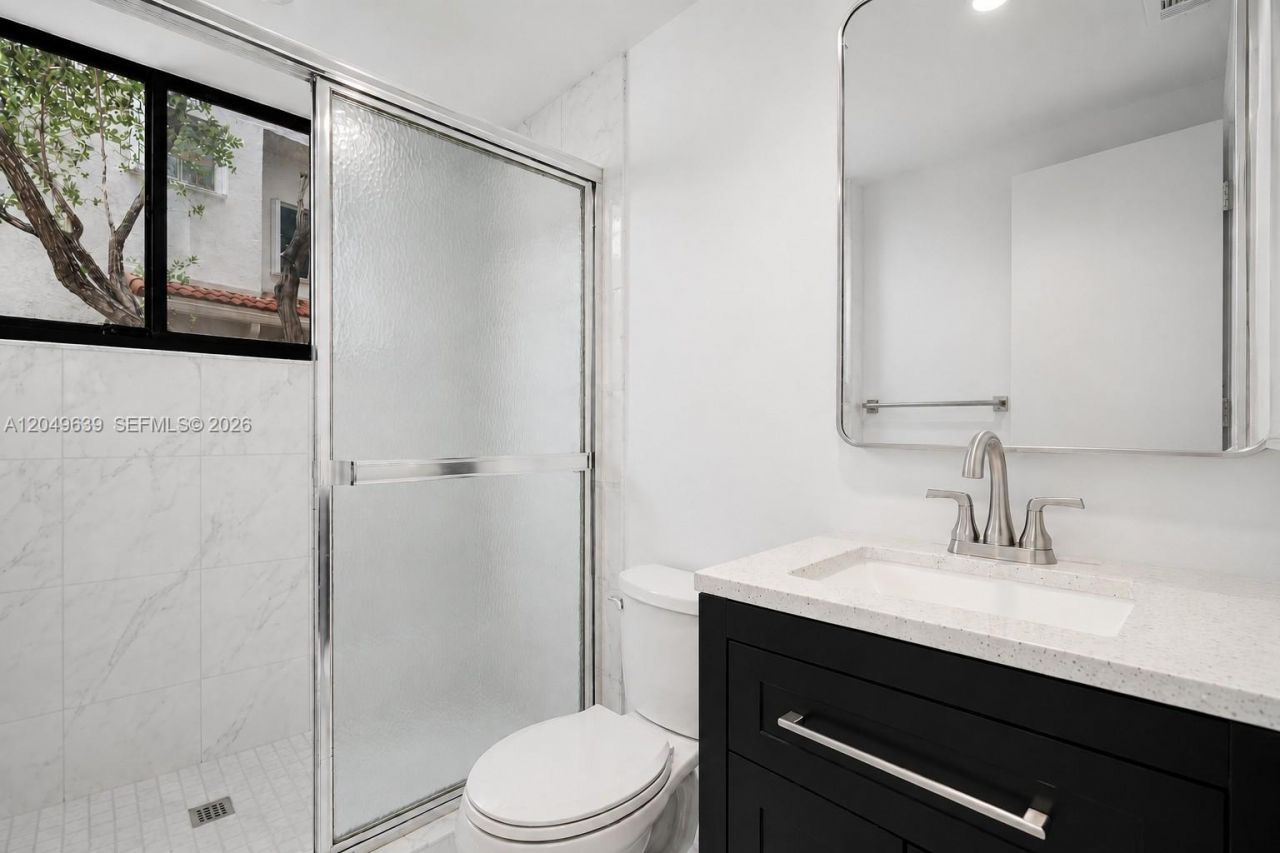 21378 Marina Cove Cir , Unit 11-B, Aventura, FL 33180 Photo