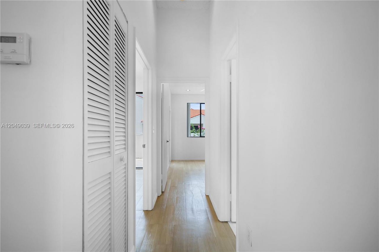 21378 Marina Cove Cir , Unit 11-B, Aventura, FL 33180 Photo