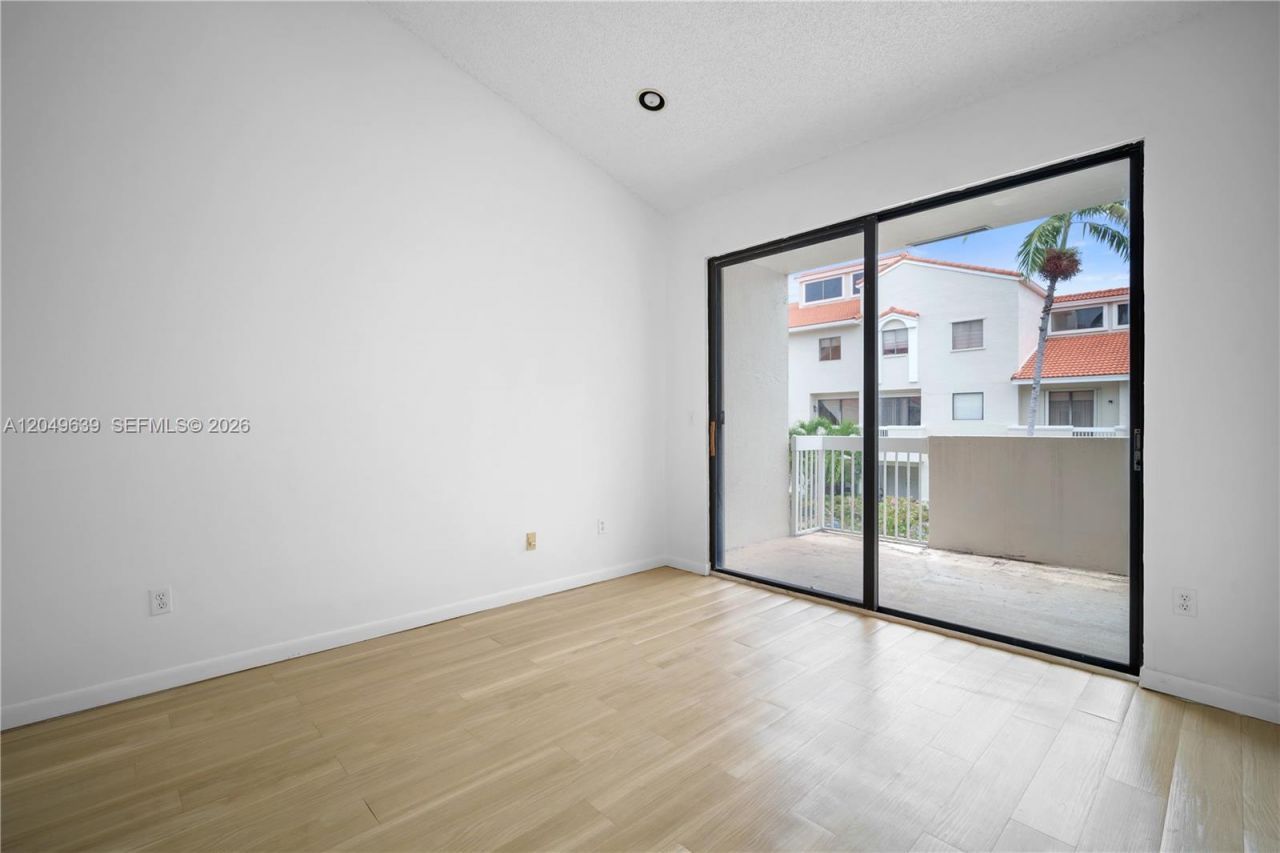 21378 Marina Cove Cir , Unit 11-B, Aventura, FL 33180 Photo