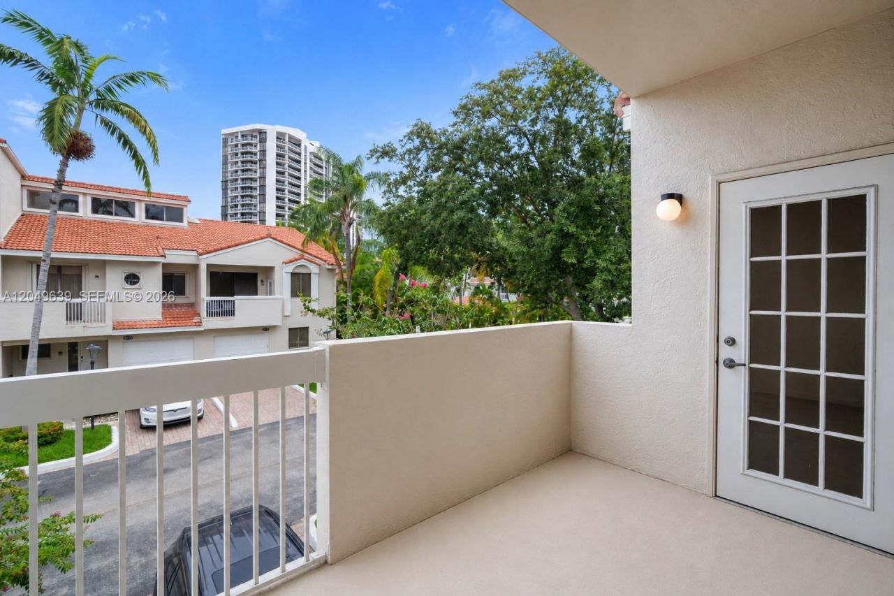 21378 Marina Cove Cir , Unit 11-B, Aventura, FL 33180 Photo