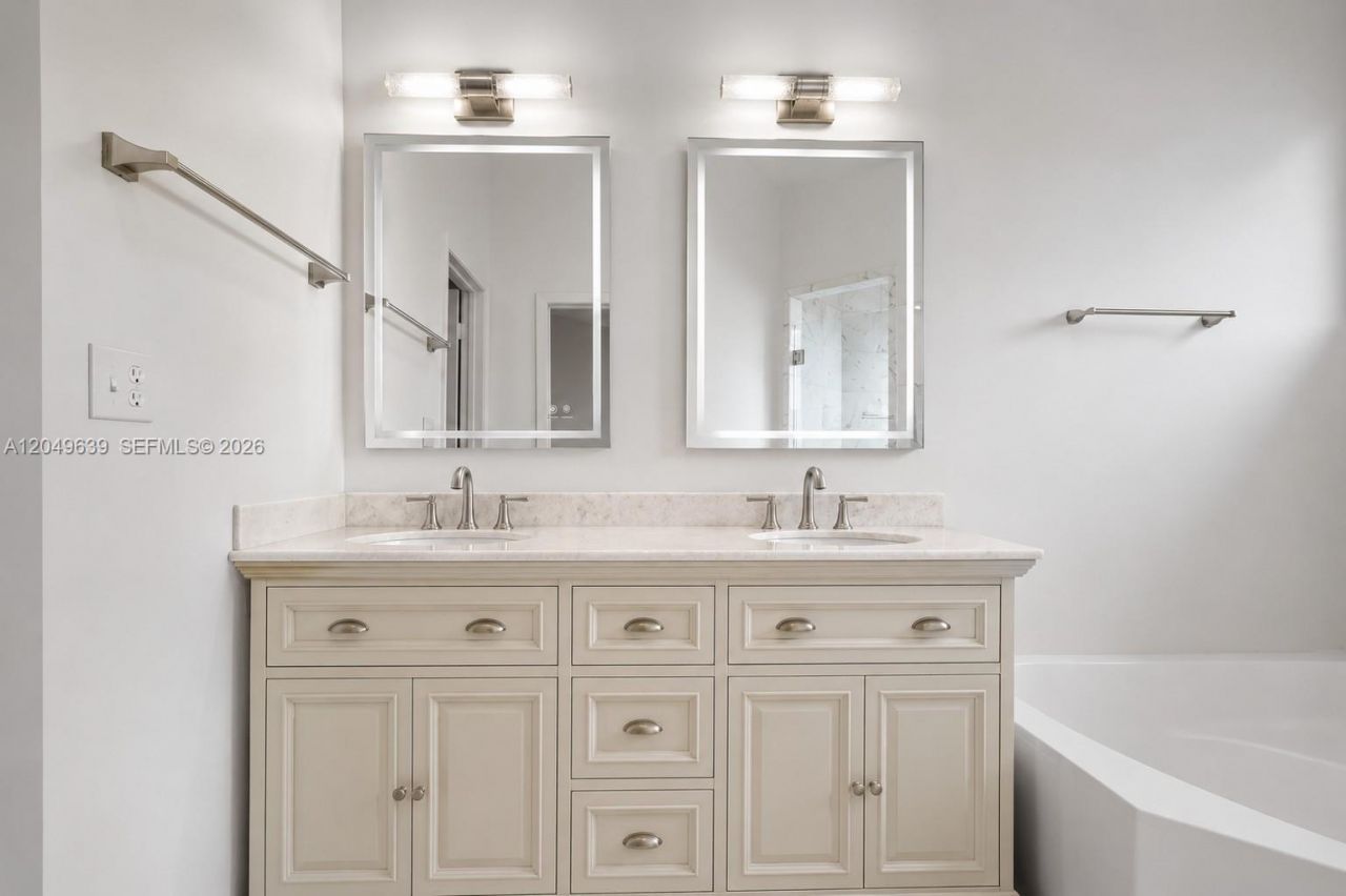 21378 Marina Cove Cir , Unit 11-B, Aventura, FL 33180 Photo