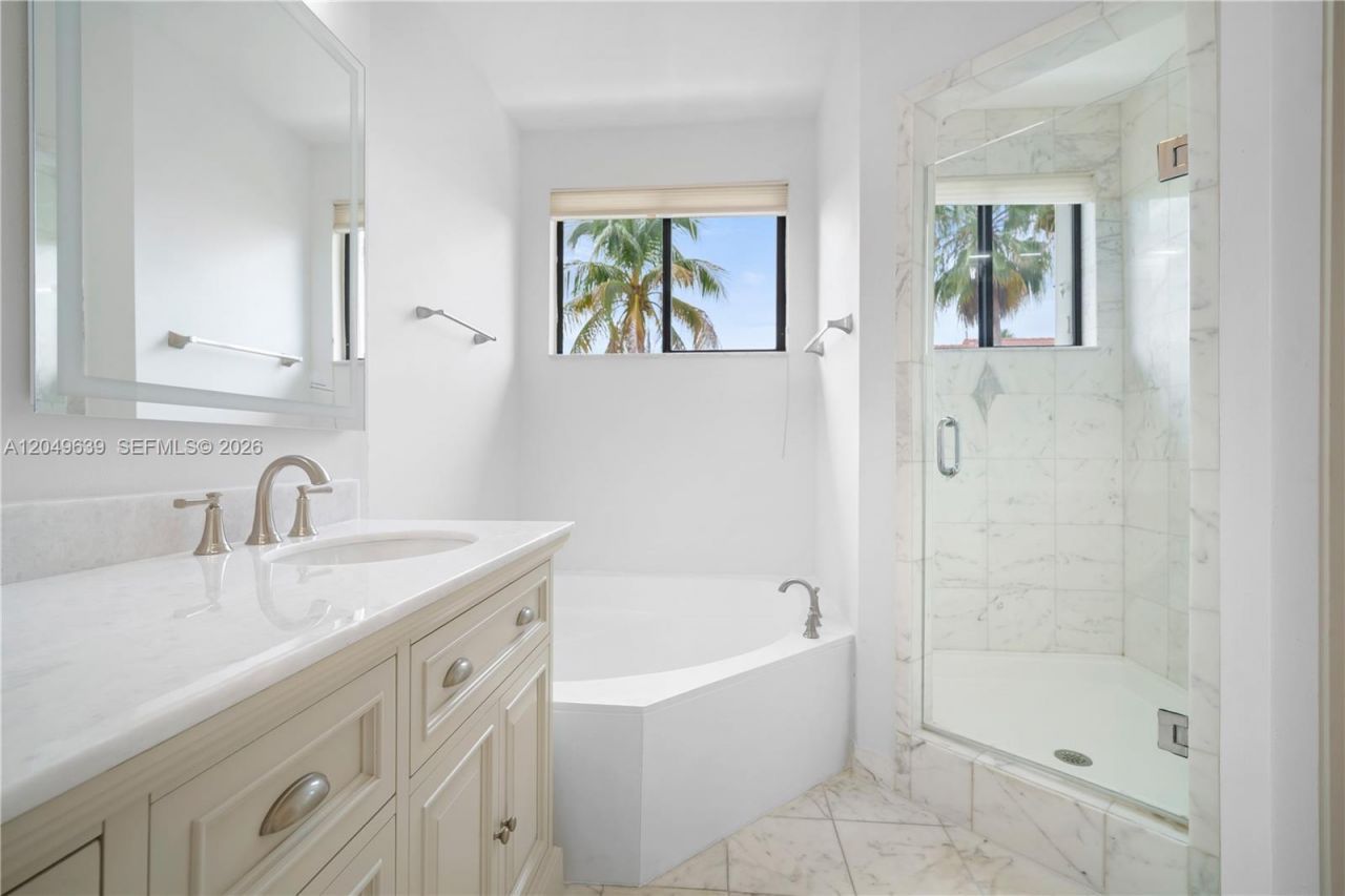 21378 Marina Cove Cir , Unit 11-B, Aventura, FL 33180 Photo