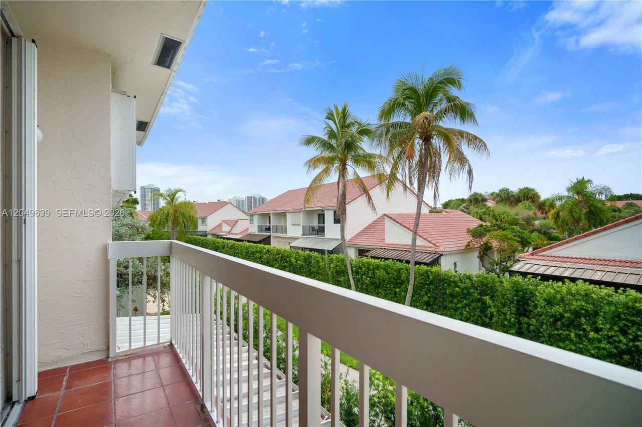 21378 Marina Cove Cir , Unit 11-B, Aventura, FL 33180 Photo