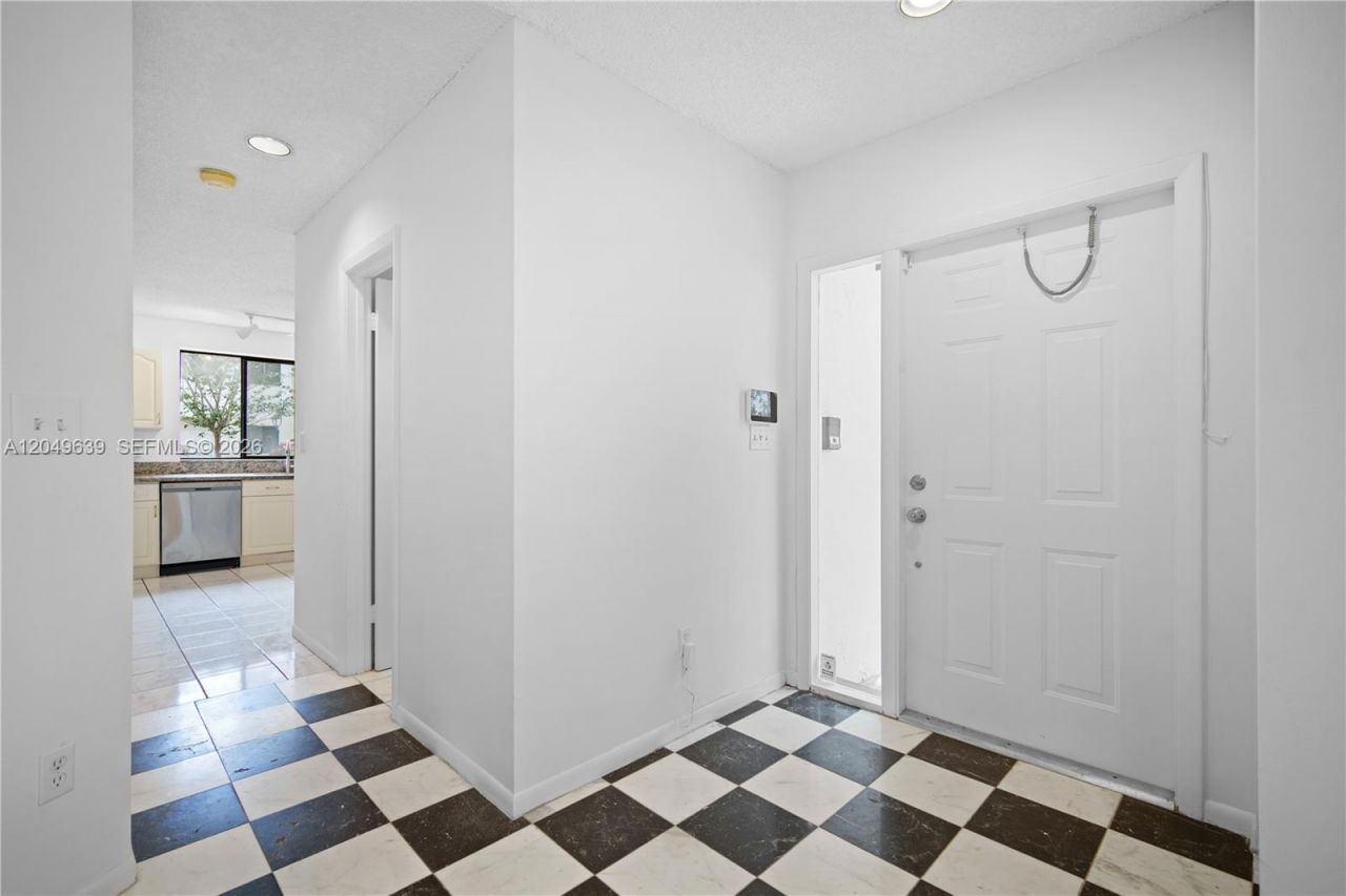 21378 Marina Cove Cir , Unit 11-B, Aventura, FL 33180 Photo